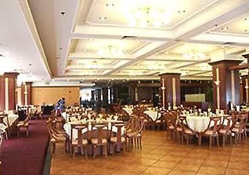 Hua Yi Hotel เซี่ยงไฮ้ ภายนอก รูปภาพ
